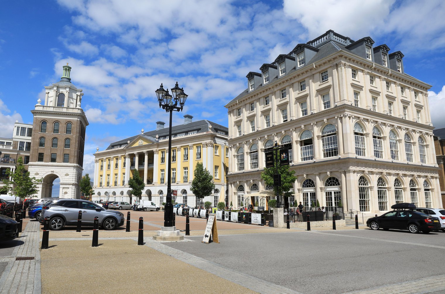 Poundbury, Queen Mother Square